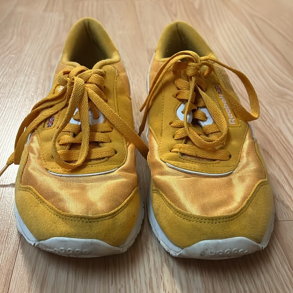 Reebok US 6 1/2 - Picture 2 of 7